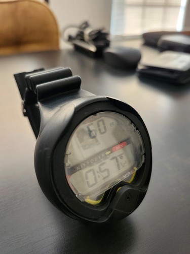 Pre owned aeris - wrist, dive